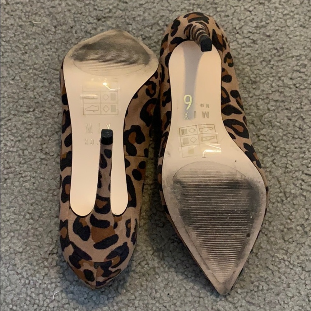 Pointed Leopard Heels - Picture 3 of 3